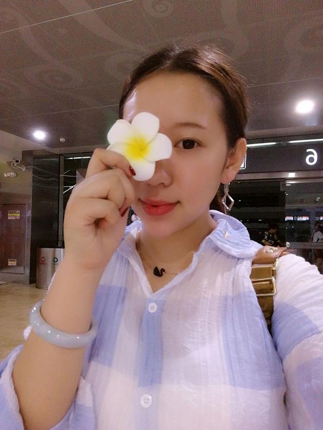 三亚，每天都是不一样的风景，展现我们性感的身子