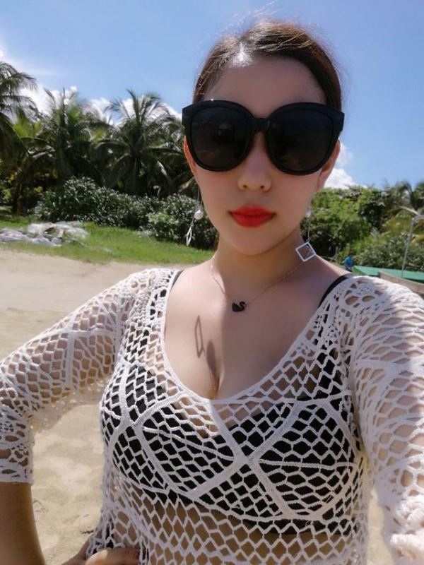 三亚，每天都是不一样的风景，展现我们性感的身子