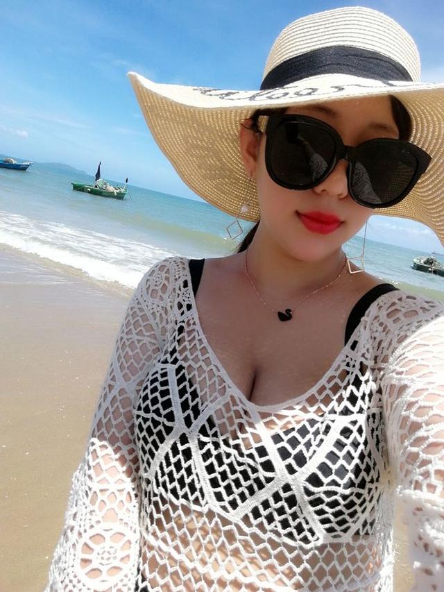 三亚，每天都是不一样的风景，展现我们性感的身子