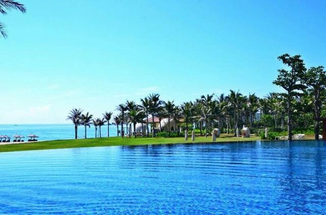 三亚，每天都是不一样的风景，展现我们性感的身子