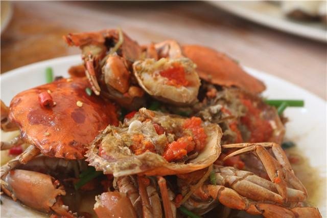 三亚，每天都是不一样的风景，展现我们性感的身子