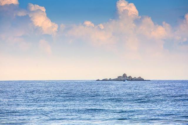 三亚，每天都是不一样的风景，展现我们性感的身子