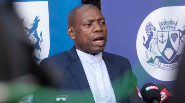 南非卫生部长兹维利·姆赫兹建议人们都应该戴口罩