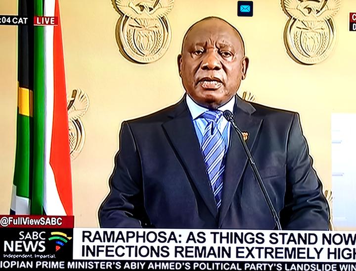 总统宣布四级封锁继续 更多疫苗将陆续提供给民众