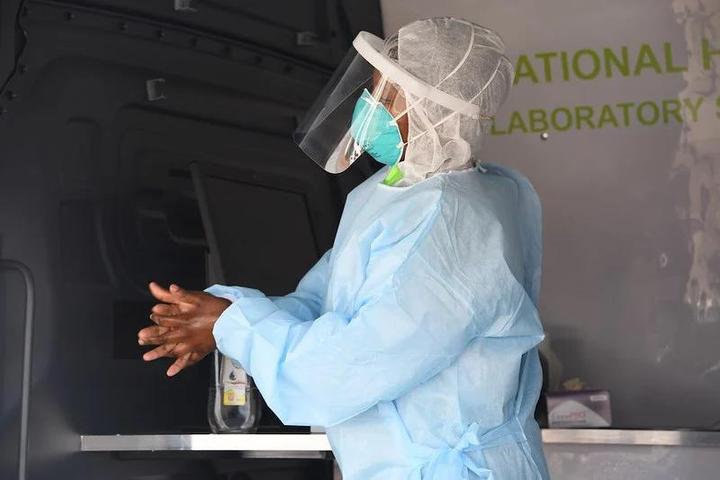 卫生部宣布接种强生疫苗的人现在可以接种第二针加强针