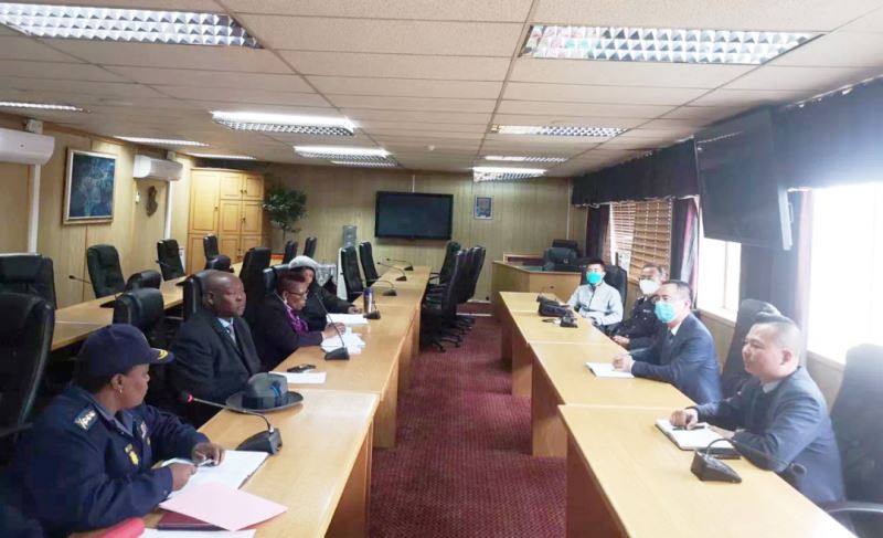 南非自由州省华侨华人连续召开两场安全座谈会